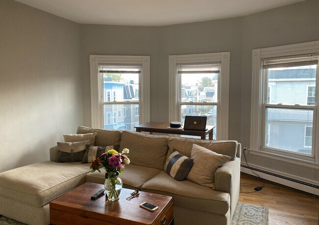 Primary Photo - 170 L St