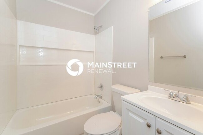 Building Photo - 4 Bedroom Pet-Friendly Home in Birmingham, AL with Main Street Renewal
