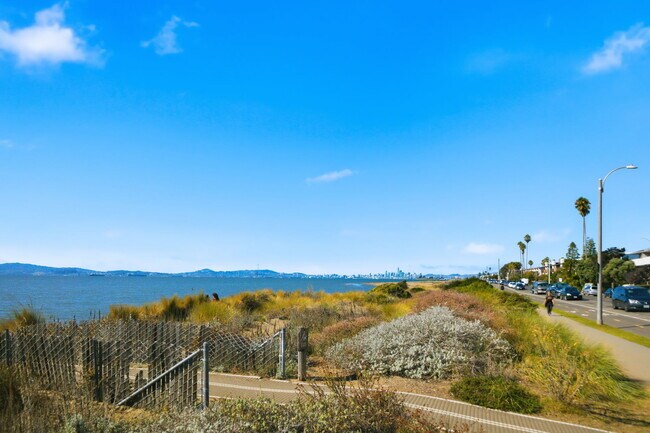 Building Photo - 418 Whitehall Rd