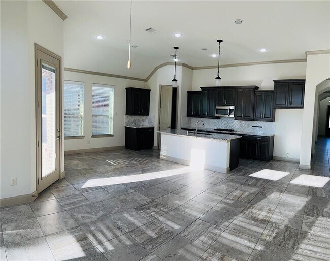 Building Photo - 10831 Paula Bluff Ln