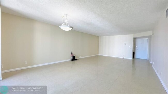 Building Photo - 1000 S Ocean Blvd