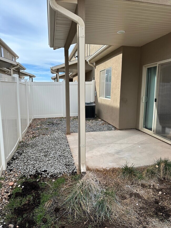 Building Photo - 3083 W 1750 S