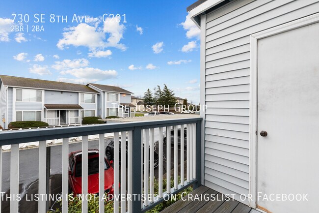Building Photo - Top Floor 2BD/1.75BA Condo in Oak Harbor!