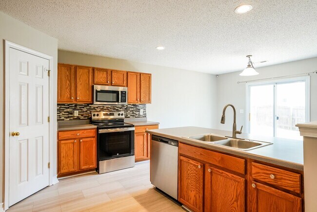 Building Photo - 3012 Van Dorn Rd