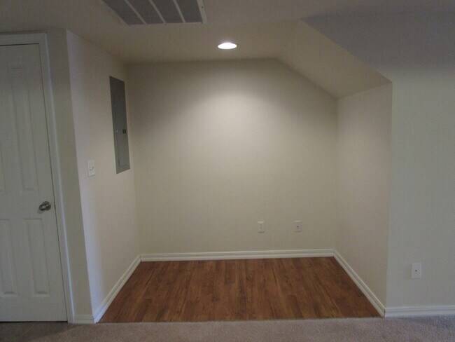 Building Photo - 119 Andrews Dr