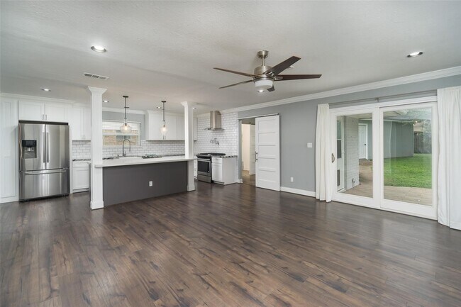 Building Photo - 8326 Hazen St