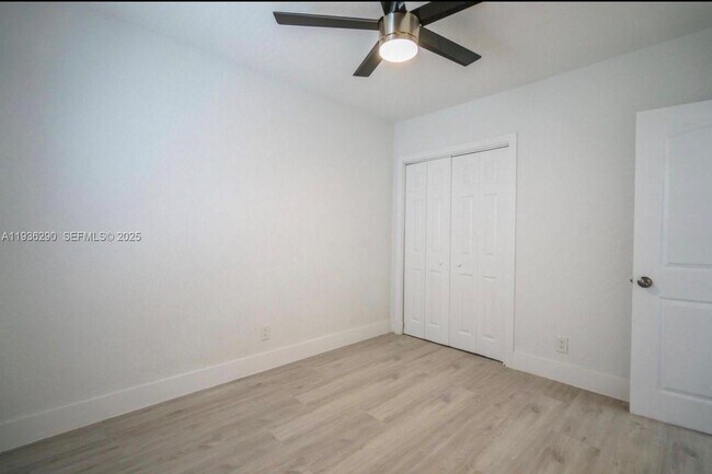 Building Photo - 7927 Crespi Blvd