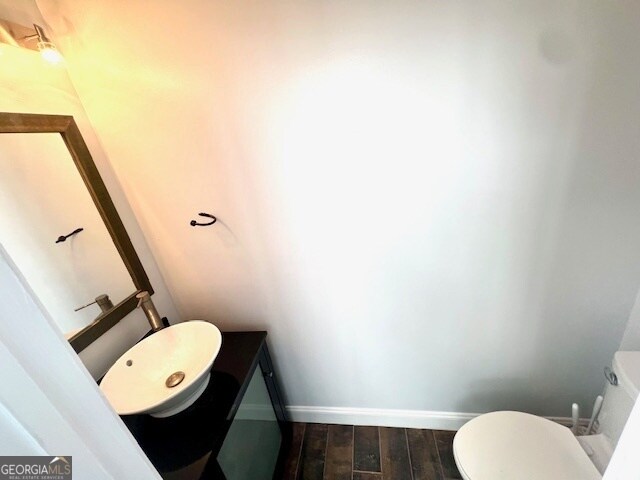 Building Photo - 3320 Northcliff Dr