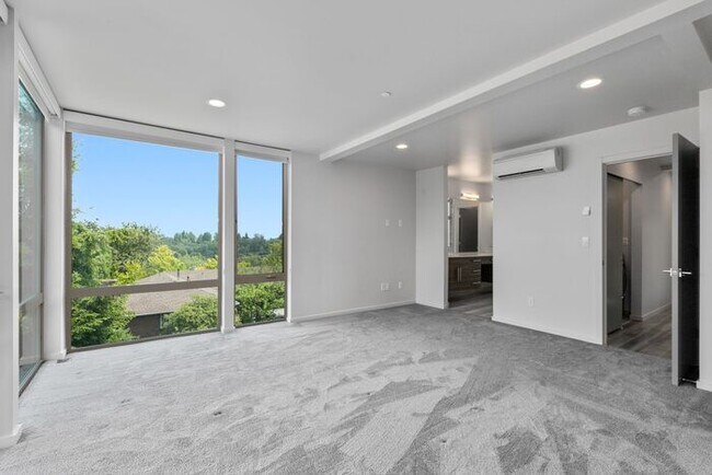 Building Photo - Stunning Ultra-Modern Capitol Hill View Home with Air Conditioning