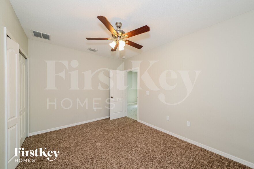 Building Photo - 3911 Willow Walk Dr