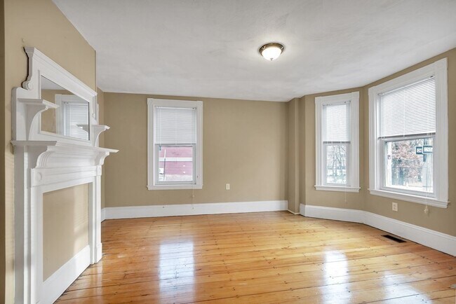 Building Photo - 199 Beacon St