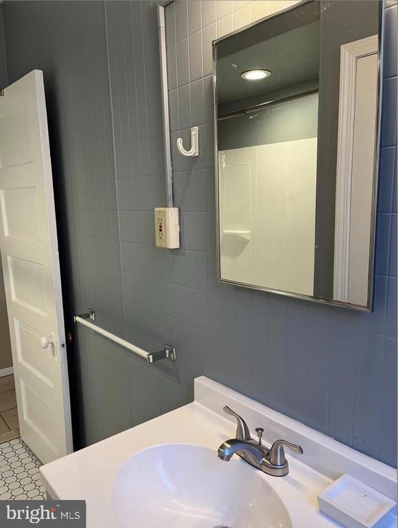 Building Photo - 116 Haddon Ave