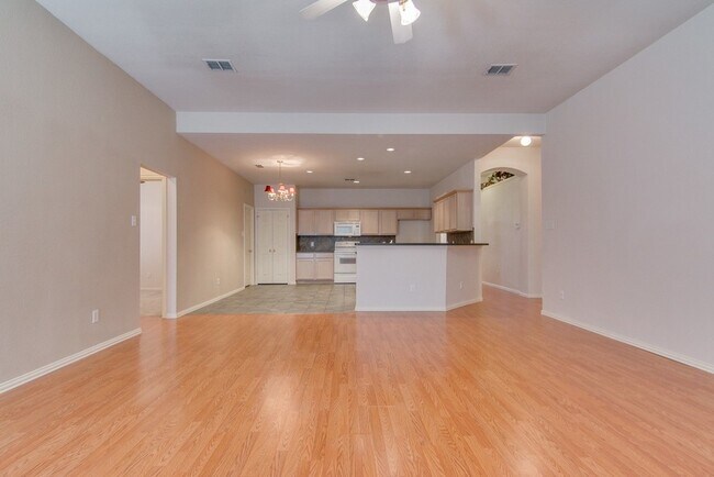 Building Photo - 1133 Hillwood Dr