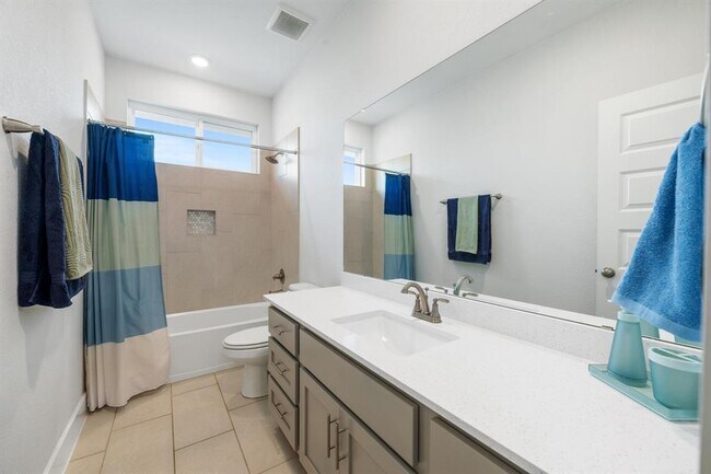 Building Photo - 933 Donna Roland Ct