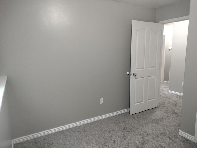 Building Photo - 2 bed 1 bath unit at the Delmar Condos - I...