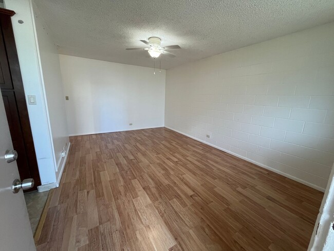 Building Photo - Salt Lake (Honolulu) Ilima West - 2 bedroo...