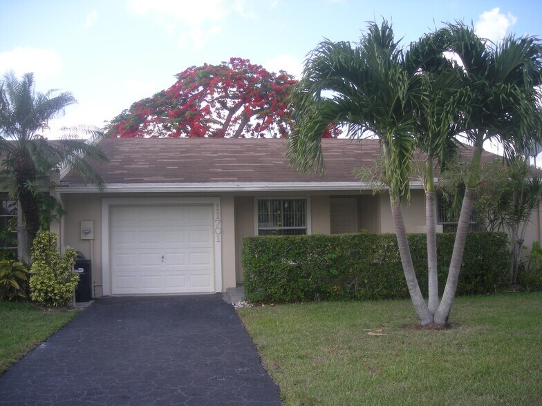 Primary Photo - 11701 SW 108th Ln