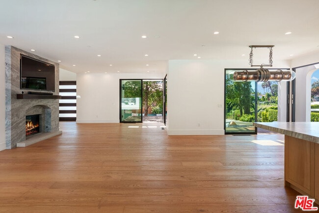 Building Photo - 382 Aderno Way