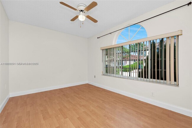 Building Photo - 113 Danielle Ct