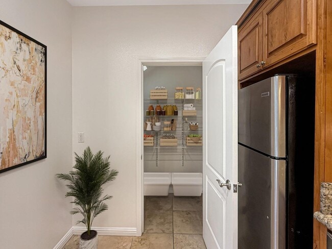 Building Photo - 456 Gabilan St