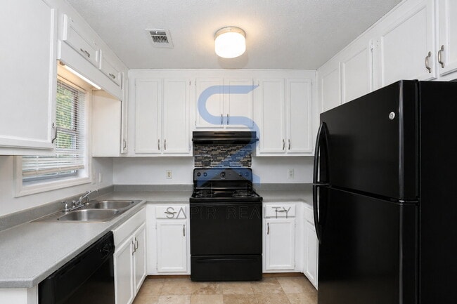 Building Photo - Room for Everyone (and Pets!) – 4BR/2BA in Covington