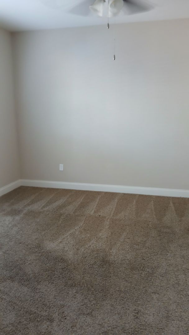 Building Photo - 4 Bedroom/4.5 Bath