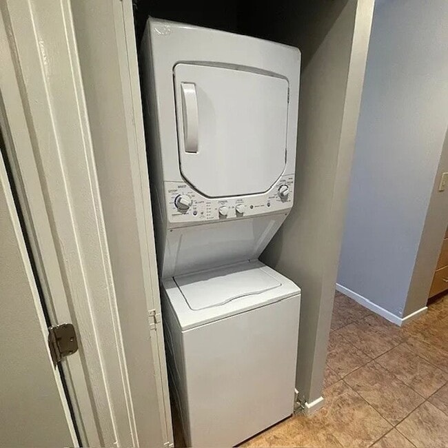 Building Photo - Wonderful 1 BR/1BA unit in the Observatory...