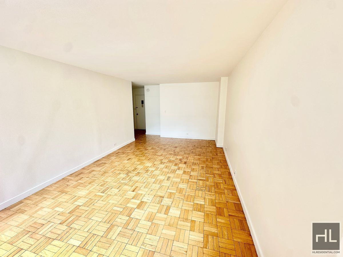 Building Photo - Fourth Avenue