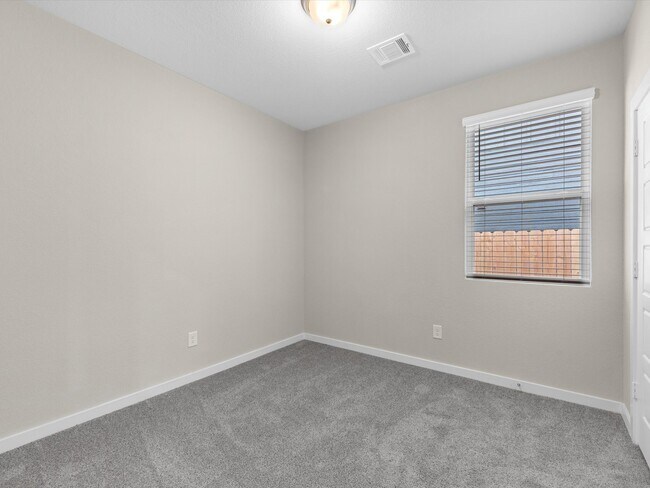 Building Photo - 1749 Succotash Oak Ct