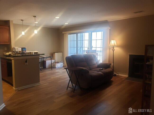 Building Photo - 6062 Cedar Ct