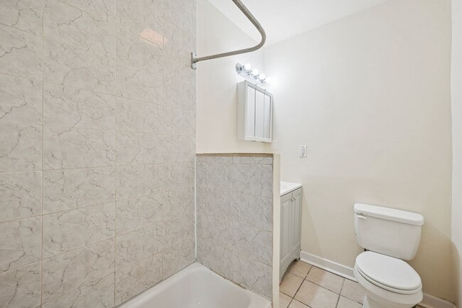 Building Photo - 1003 S 53rd St