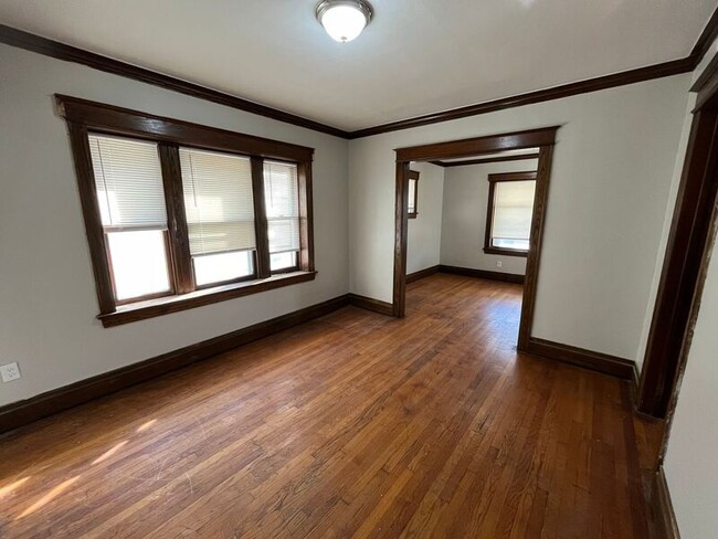 Building Photo - 246-248 Weyl St