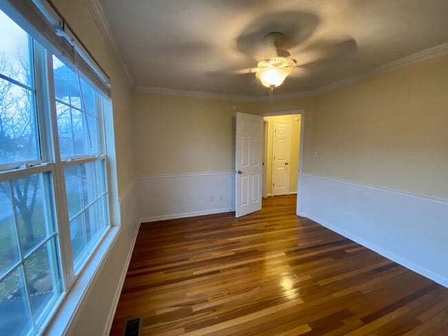 Building Photo - COMING SOON!! Beautiful 3 Bedroom 2 Full bathroom condo in Franklin Township in Southeast Indy!