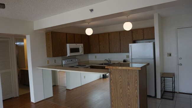 Primary Photo - 2-bedroom, 1-bathroom unit with stunning m...