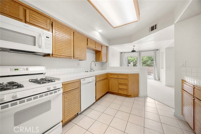 Building Photo - 631 S Glenhurst Dr