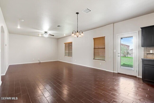 Building Photo - 2047 Dreamlight Pl