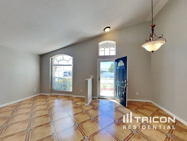 Building Photo - 30843 Birdhouse Dr