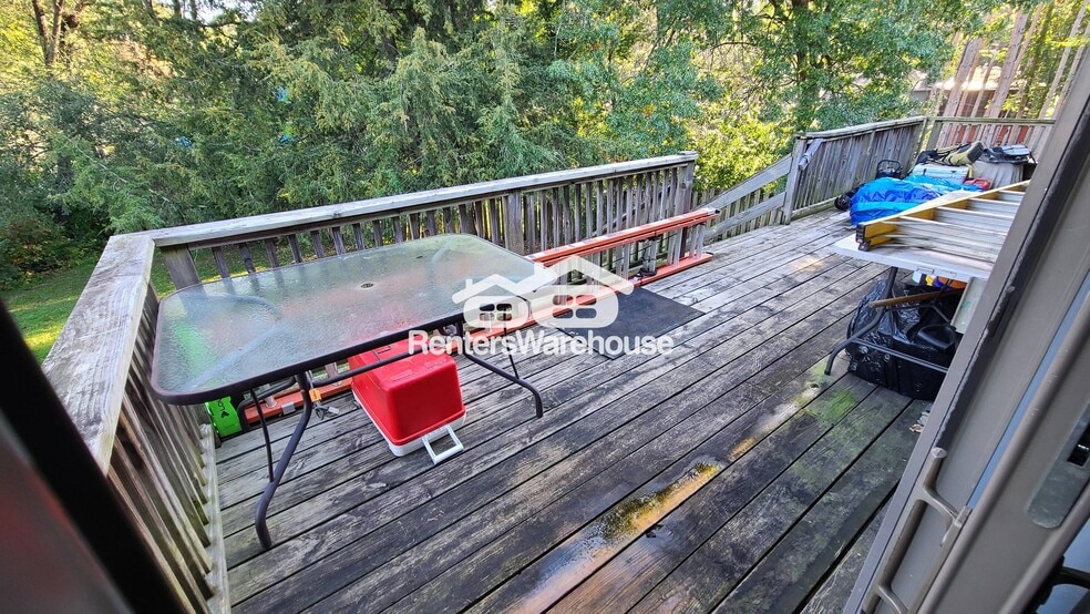 Building Photo - 708 8th St N