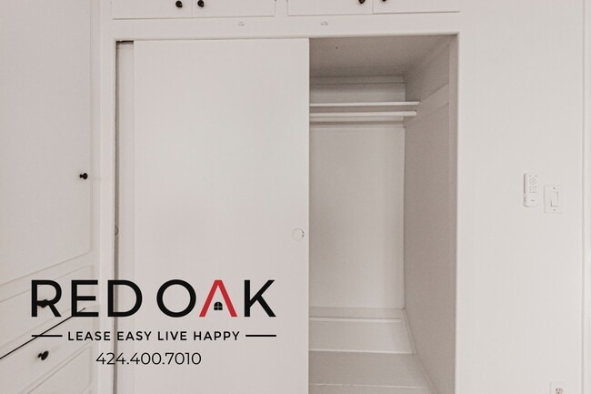 Building Photo - 19148 Sherman Way