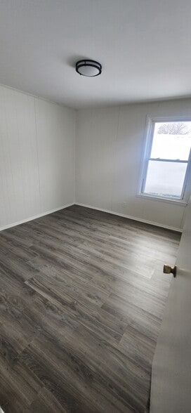 Building Photo - 619 Tracy St