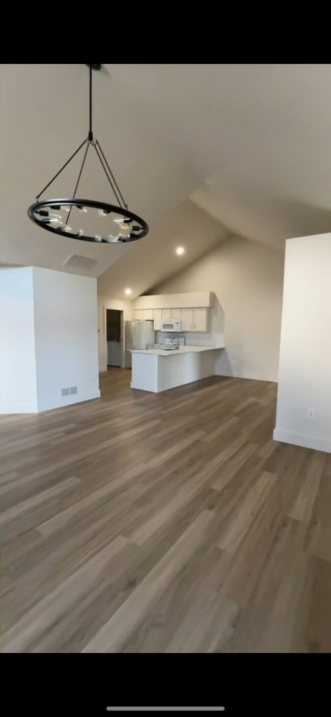 Building Photo - 500 Dandy Brush Ln W