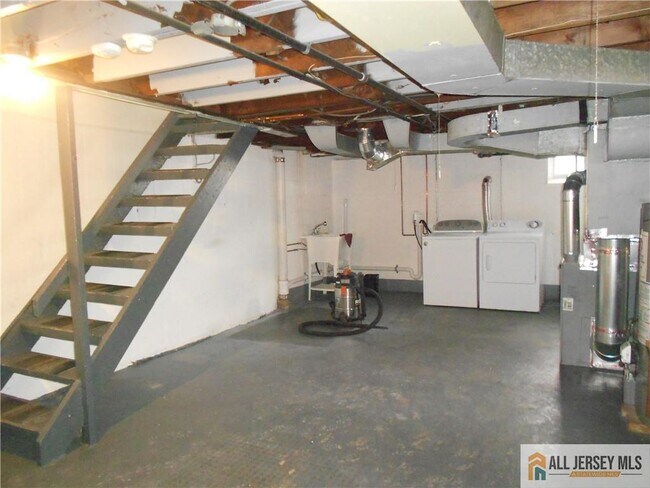 Building Photo - 431 Crows Mill Rd