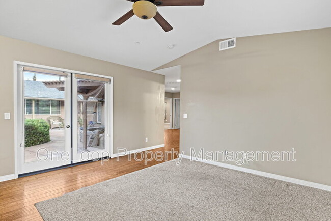 Building Photo - 8823 Los Coches Rd