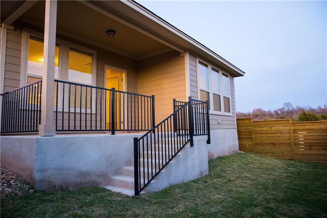 Building Photo - 3651 Sandy Brook Dr