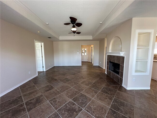 Building Photo - 14905 Dasmarinas Dr