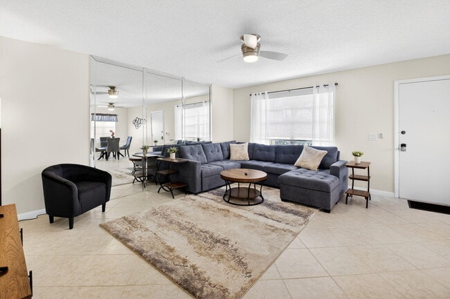 Building Photo - 173 Flanders C