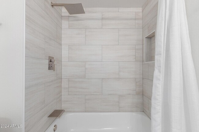 Building Photo - 9450 E Becker Ln