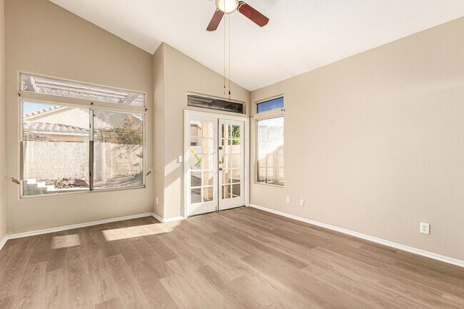 Building Photo - Beautiful 3 bedroom home in Ahwatukee Foothills with sparkling pool!