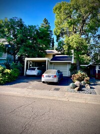 Building Photo - West Davis large floor plan