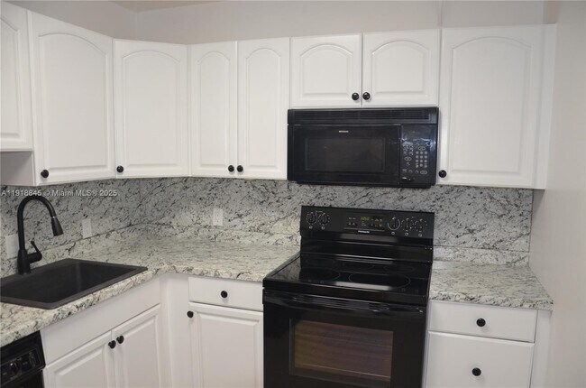 Building Photo - 8851 N New River Canal Rd